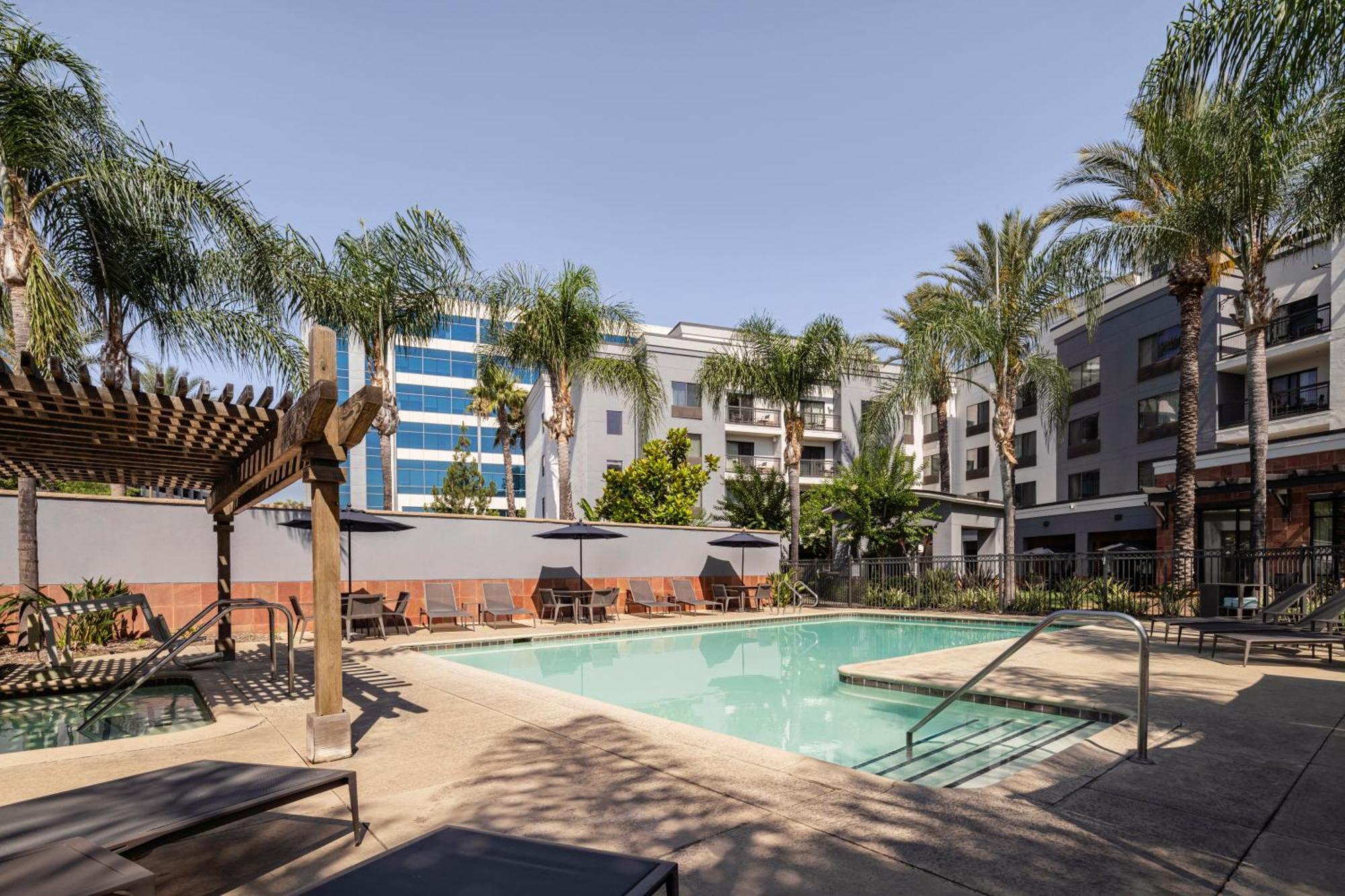 Courtyard Los Angeles Burbank Airport Exteriör bild